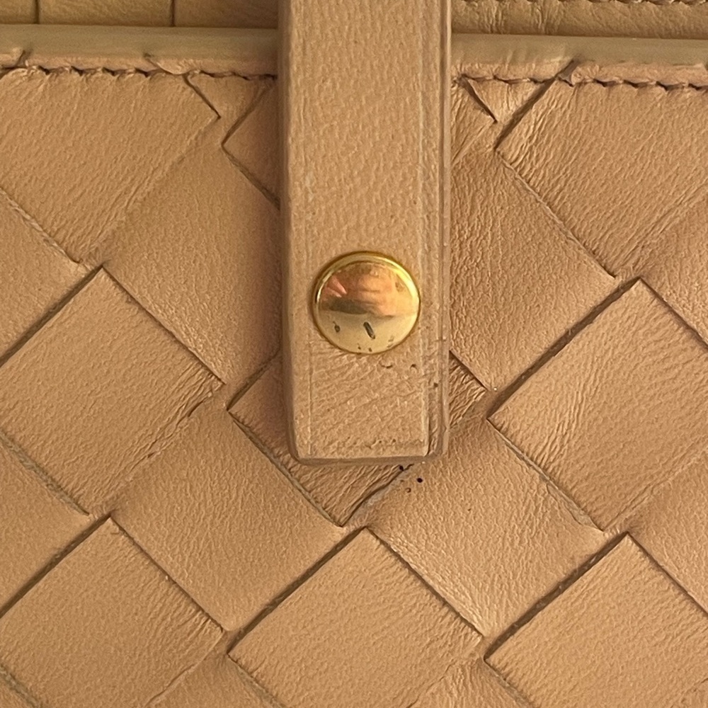 Bottega Veneta Intrecciato Pale Brown Leather Wallet w/ Chain & Dust Bag - Picture 4 of 16